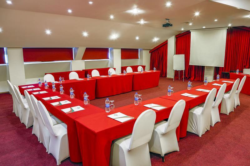 מלון Istanbul Airport Club 2*